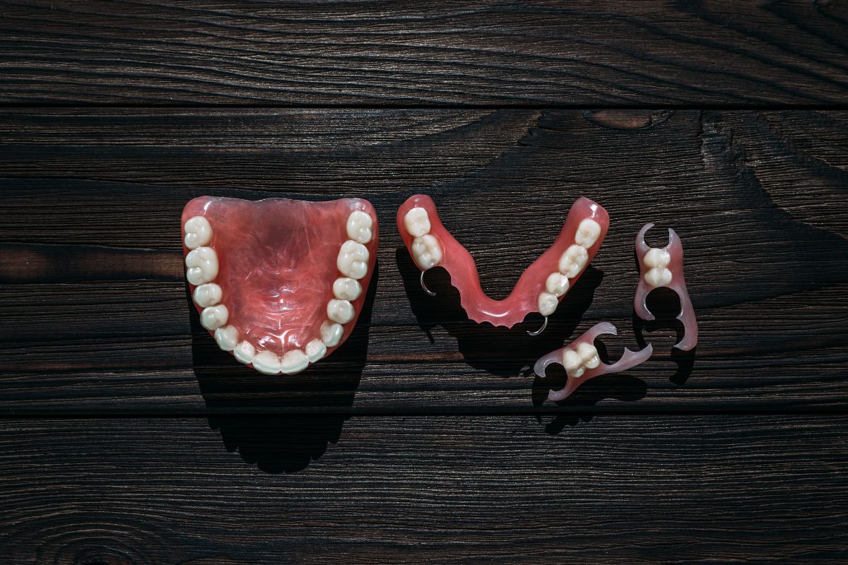 complete vs partial dentures